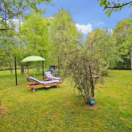 Charming Near Forests Apartament Biron
